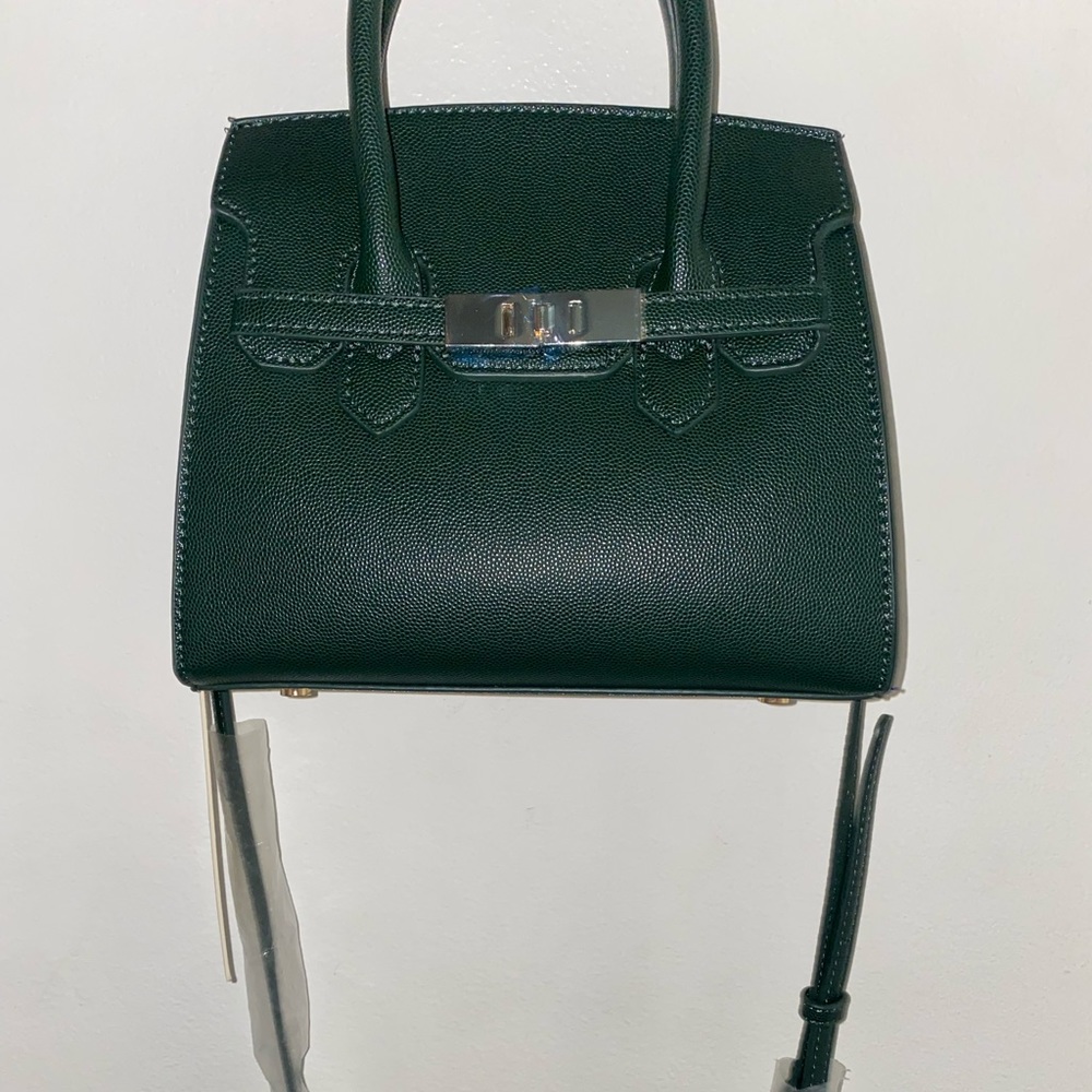 Brand new, The perfect olive green color
